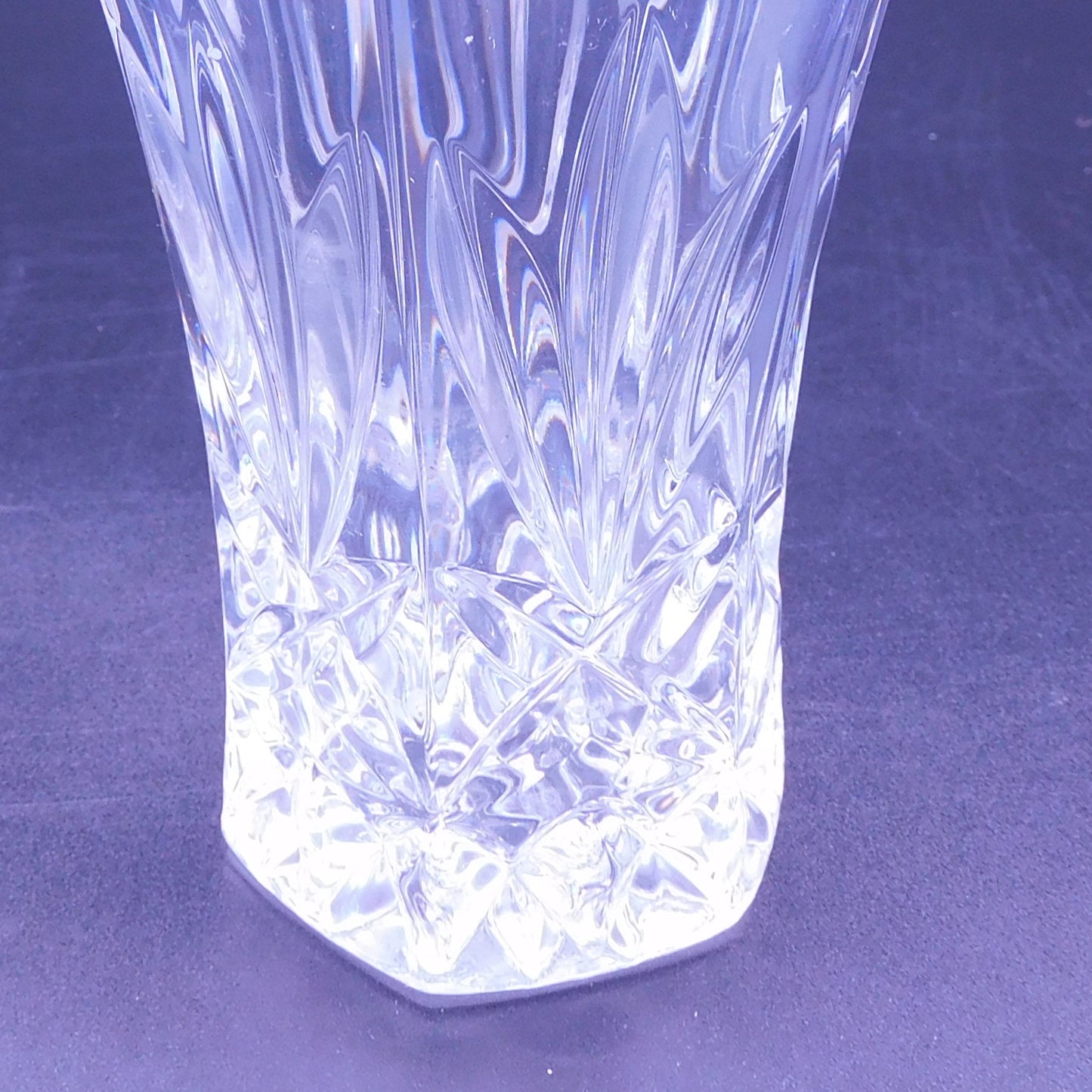 Elegant Glass Vase with Long Leaf Design | Small Tabletop Decor | 5 x 3 | Gift Idea (7161)