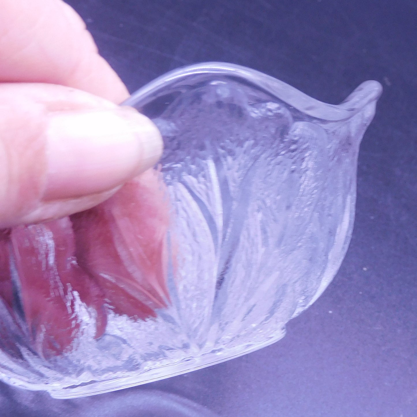 Vintage Charm: Delicate Grass-Patterned Glass Dish with Scalloped Edges - Perfect for Trinkets or Desserts! (7167)