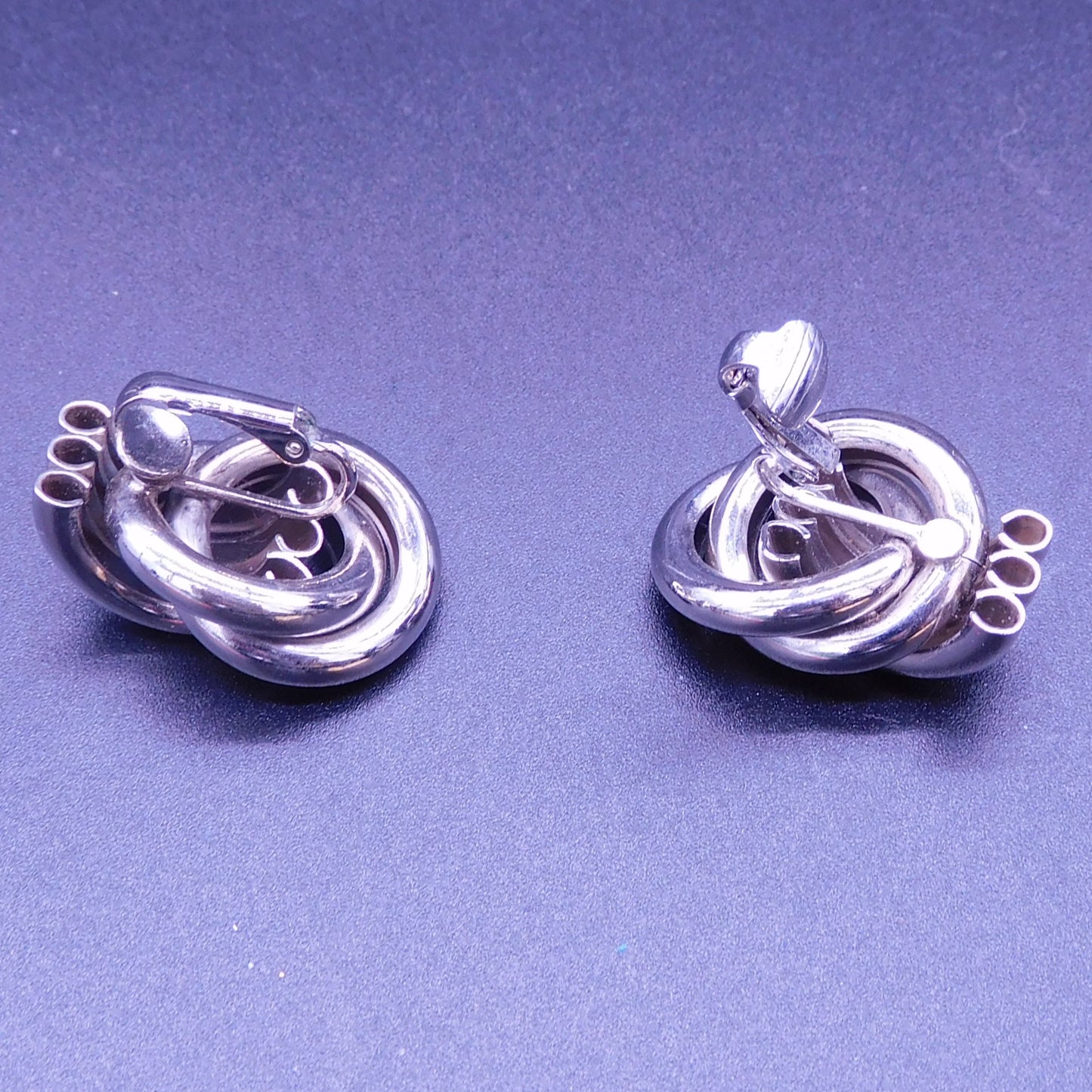 Vintage Triple Pipe, Hollow, Silver Tone Knot Clip On Earrings 7209c