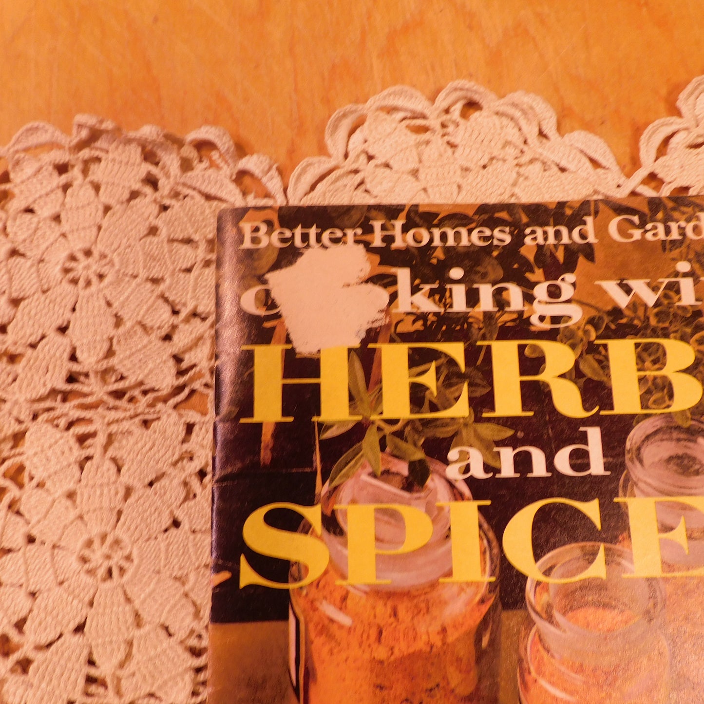 Collectible Kitchen Book: Better Homes and Gardens Cooking with Herbs and Spices - 1969 (WN 38) Free Shipping