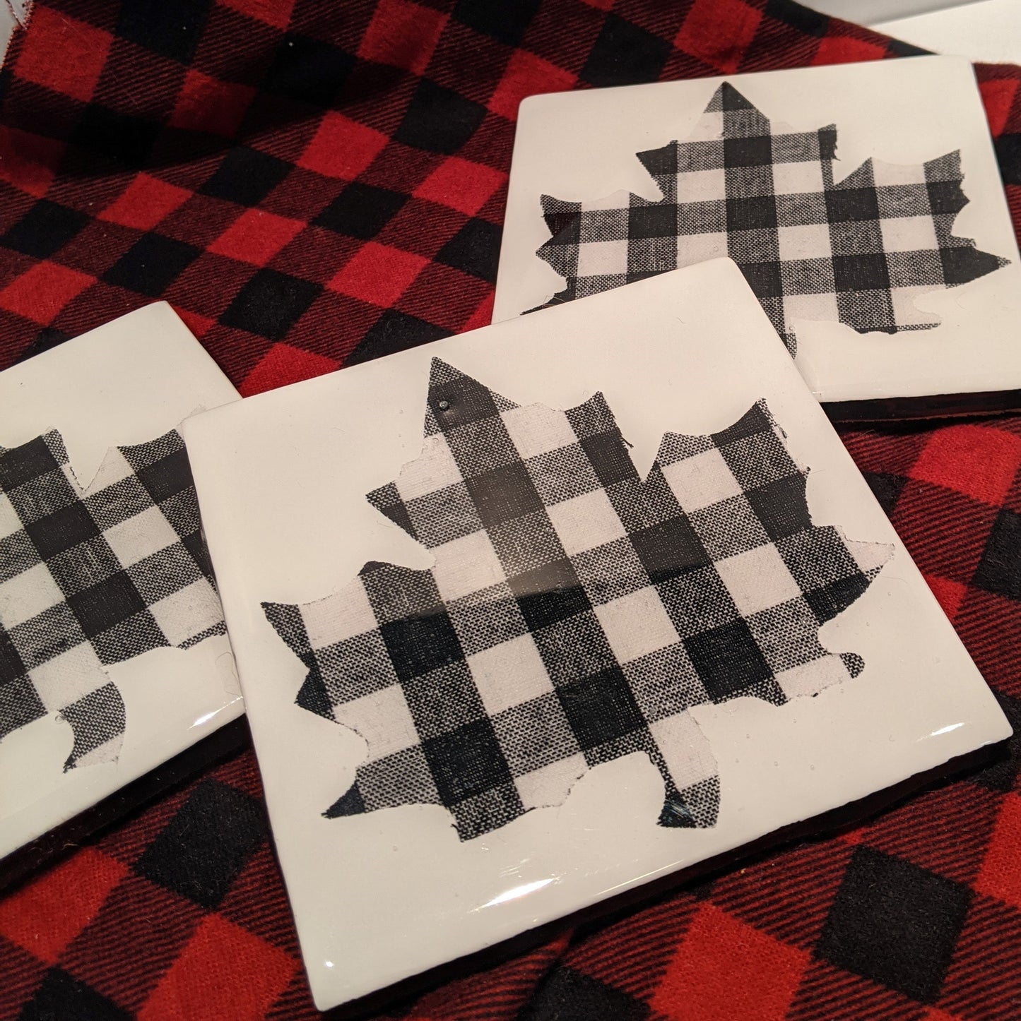 Maple Leaf Coaster, Set of 4, Black and White Plaid, Tile, Resin Sealed, Bar Ware, Drink Holder (5948) FREE SHIPPING!!