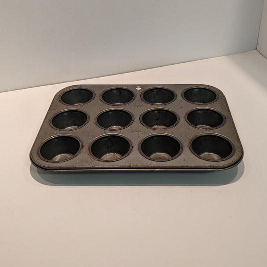 Vintage Mini Muffin Pan, 12 cup Cupcake Tin, Baking Kitchen Decor, Succulent Planter, Photo Prop  (5805) FREE SHIPPING!!