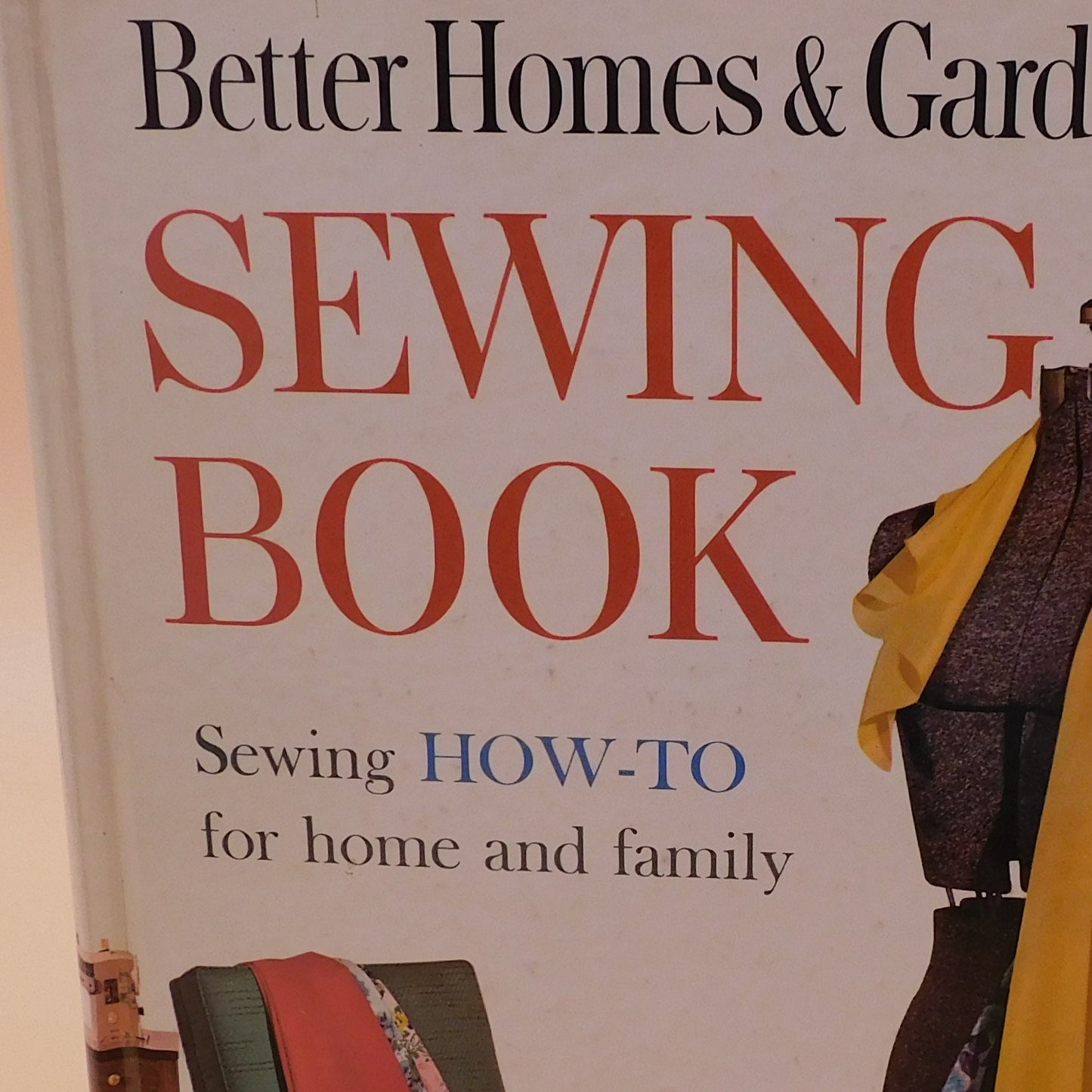 Vintage Better Homes and Gardens 1961 Sewing Book (R145) FREE SHIPPING!!