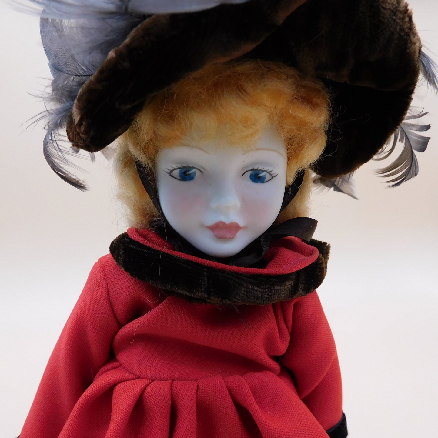 Vintage Winter Royal Doulton Nisbet Doll, Original Box,  (R159) FREE SHIPPING!!