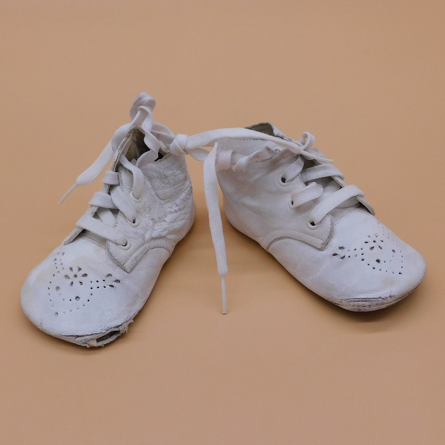 Vintage Mrs. Days Ideal Soft Sole Baby Shoes, White, (R95) FREE SHIPPING!!